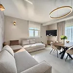 Franc Apartment *