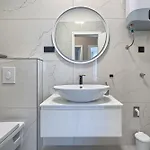Franc Apartment *