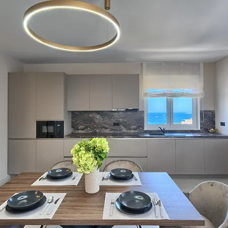 Franc Apartment *
